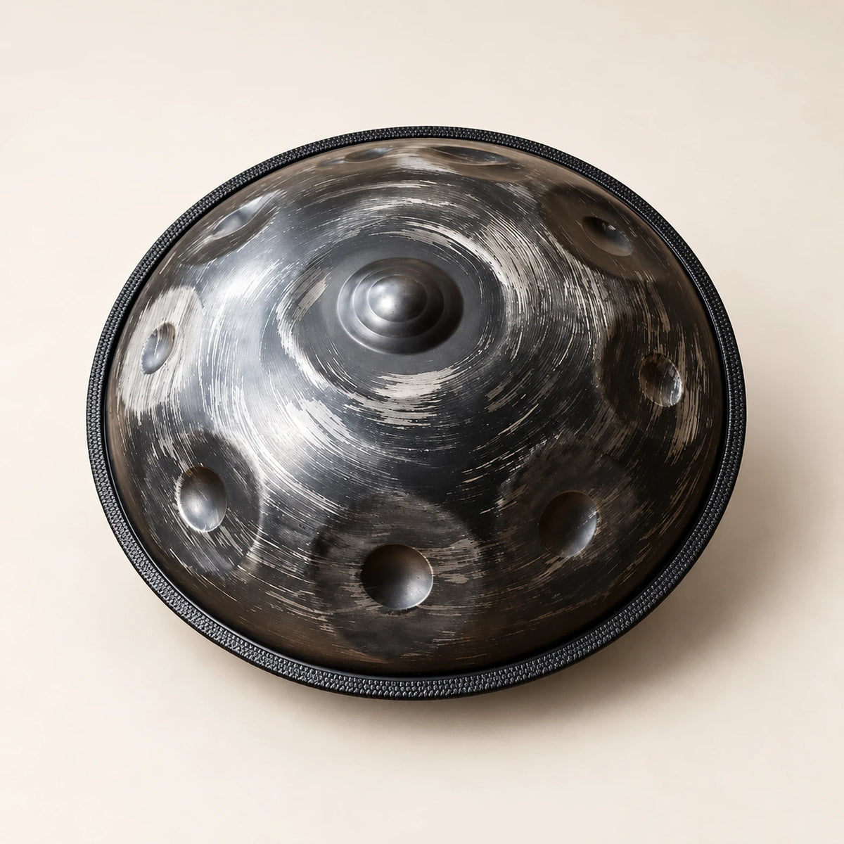 Risuono Ferro — vista frontale dell’handpan