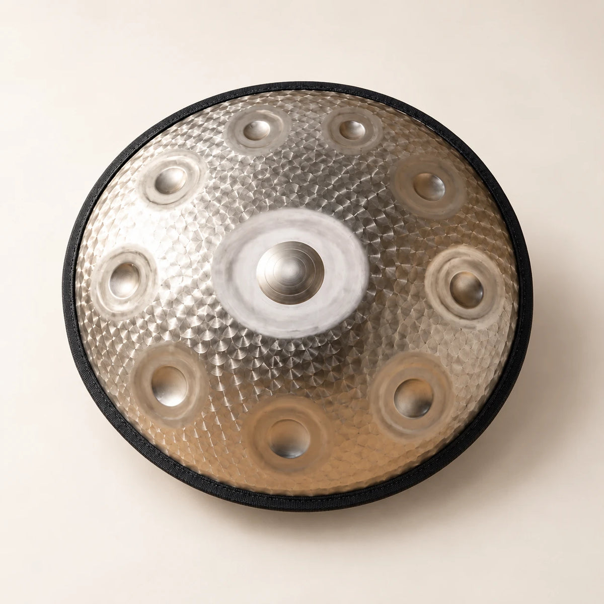 Risuono Argento Battuto — vista dell’handpan